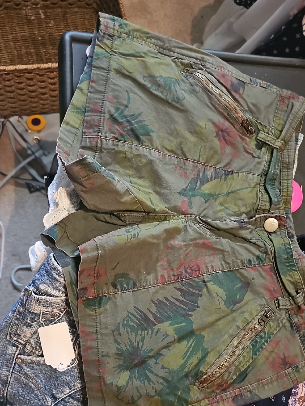 Faded Glory Multicolor Floral Print Shorts - Green Base